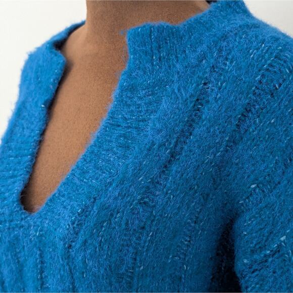 ANTHROPOLOGIE Pilcro Maggie Blue Fuzzy Soft V-Neck Balloon Sleeve Sweater Sz XS - Picture 4 of 7